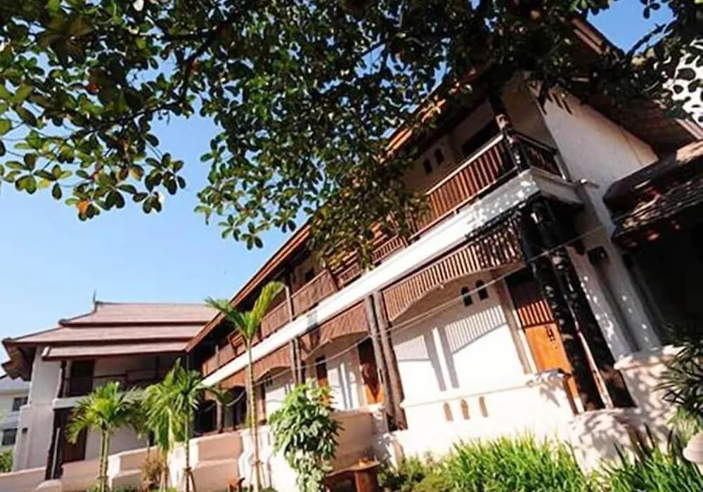Korbhun Khinbua Hotel 3*